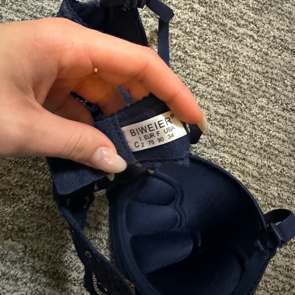 Women’s padded bra 34C. - Picture 3 of 3